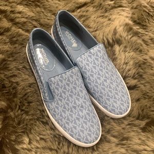 michael kors blight blue 9.5